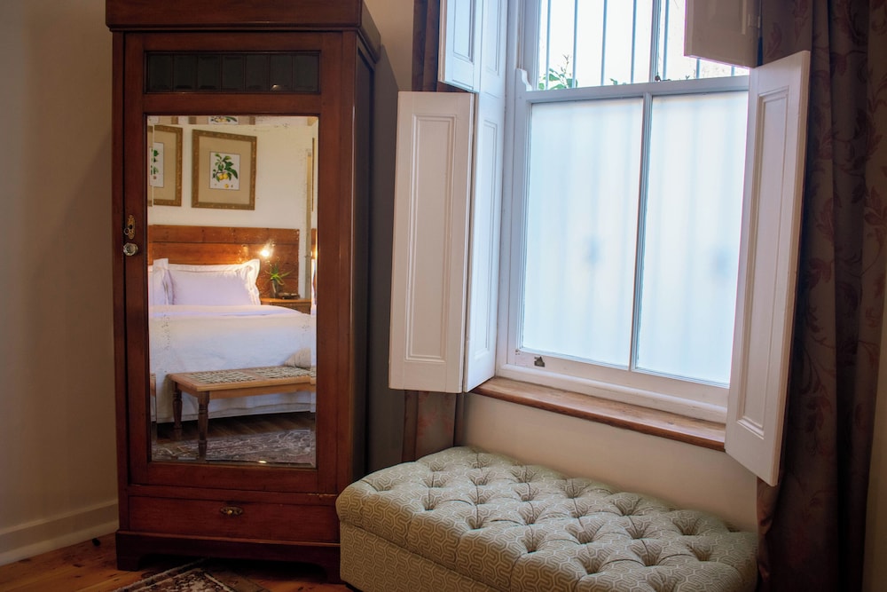 Classic Room, 1 Queen Bed - Photo 9