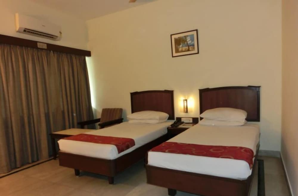 Business Double Room, Smoking, City View