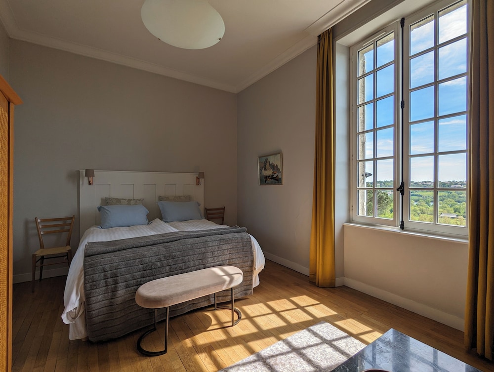 Deluxe Double or Twin Room, Ensuite, Park View (Rose Garden) photo 3