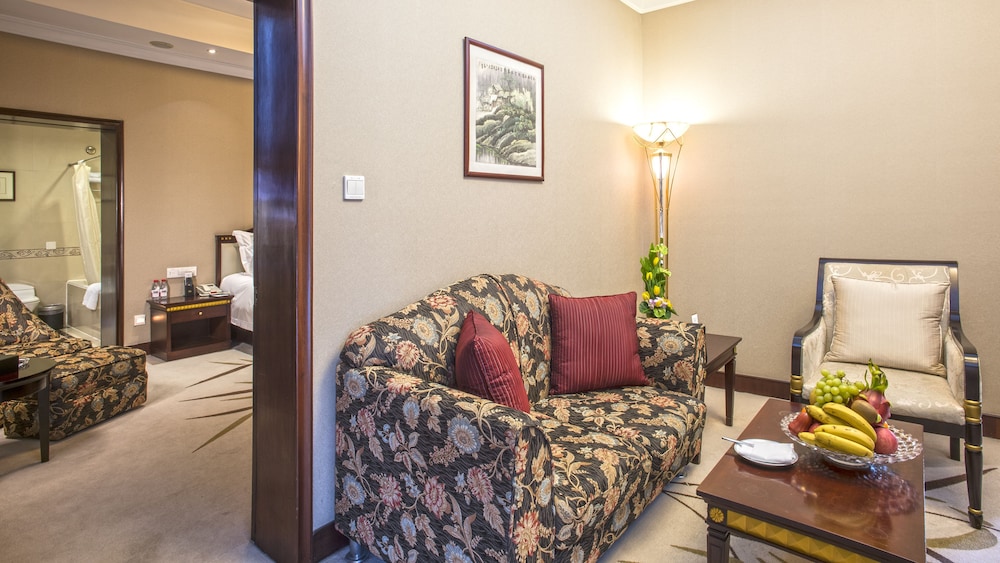 Elegant Suite photo 3