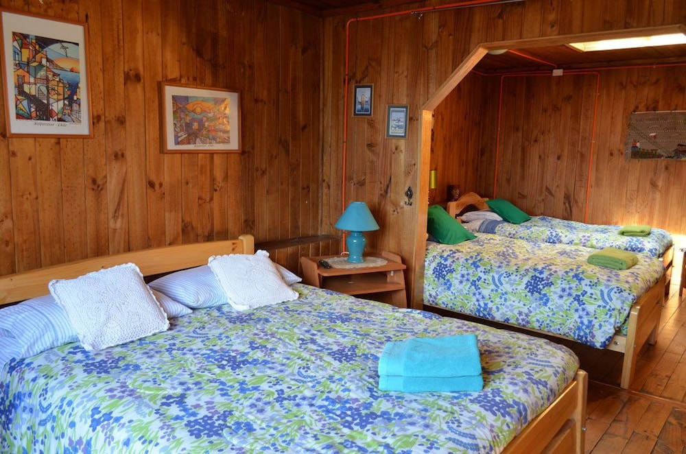 Standard Quadruple Room, Multiple Beds, Private Bathroom photo 1