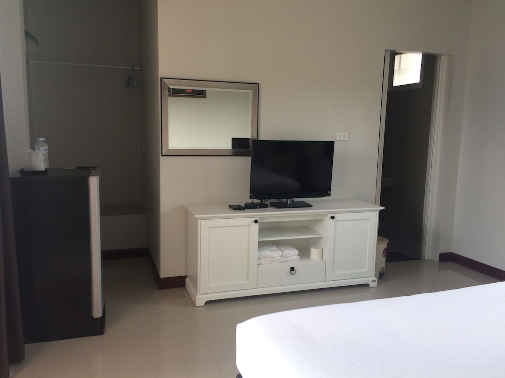 Deluxe Room, 1 Double Bed, Hill View photo 2