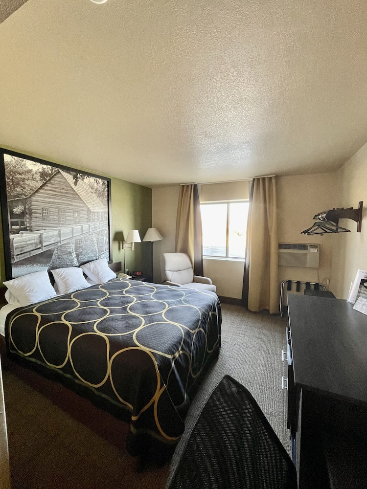 Room, 1 Queen Bed, Accessible, Non Smoking (Mobility Accessible) - Photo 1
