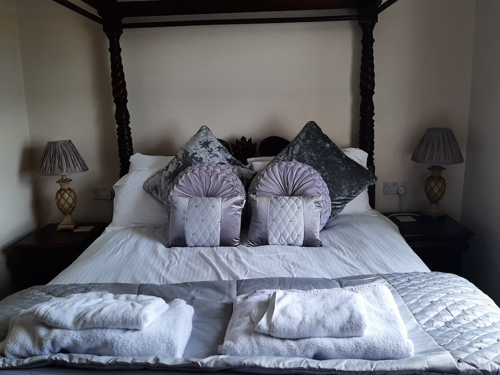 Premium Double Room, Ensuite (Four Poster) - Photo 2