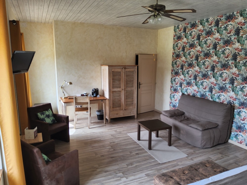 Traditional Quadruple Room photo 3