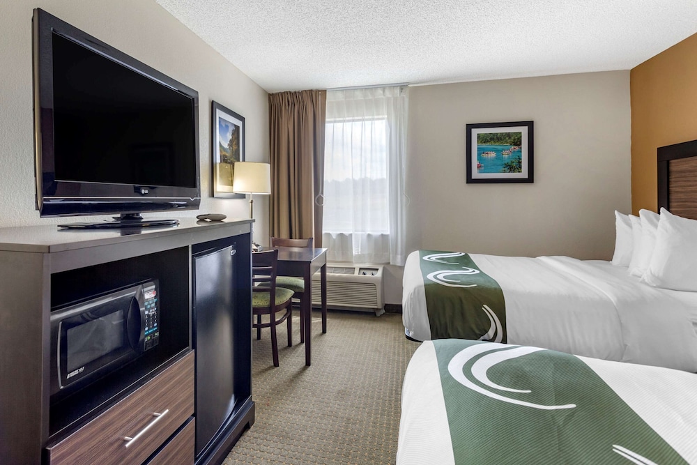 Room, 2 Queen Beds, Accessible, Non Smoking - Photo 4