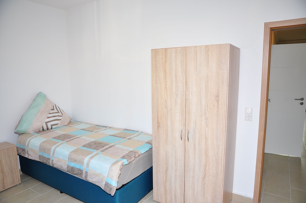 Economy Twin Room, Shared Bathroom (Nr. 9) photo 3