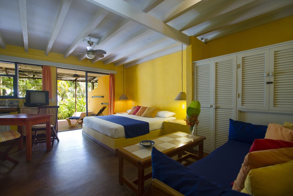 Junior Villa, 1 King Bed, Kitchenette, Garden View photo 3
