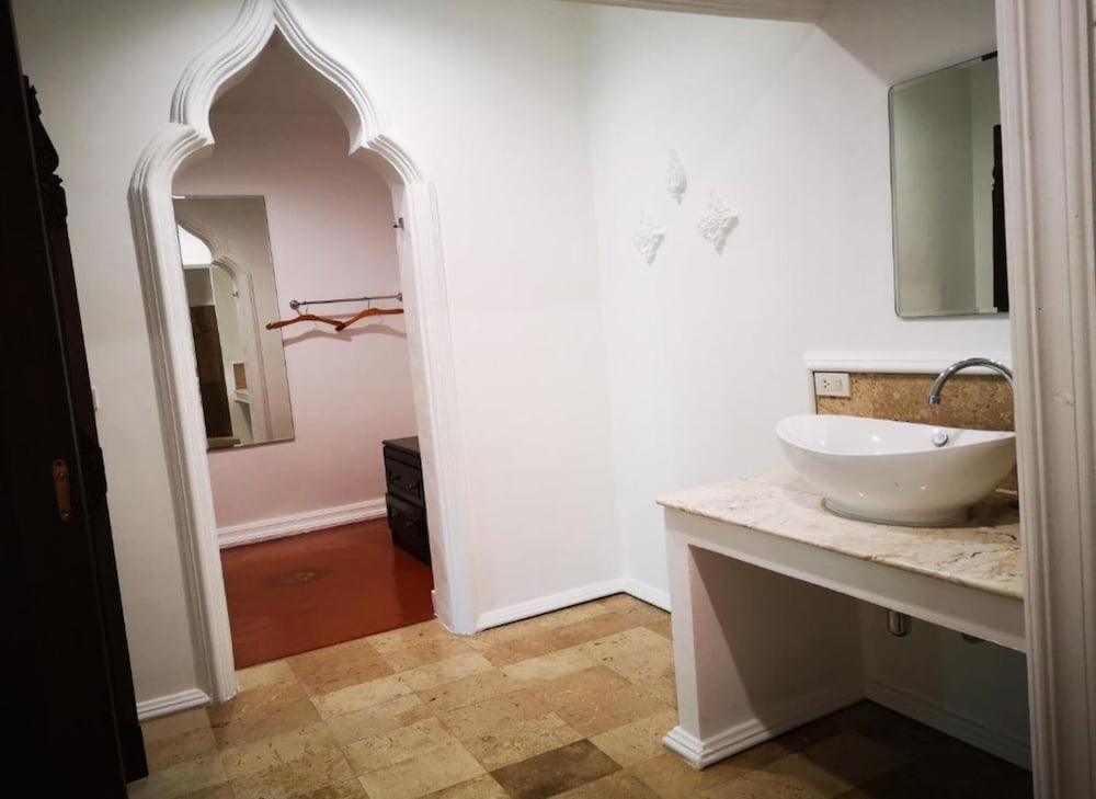Deluxe Room with Shower photo 3