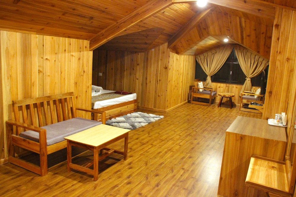 Suite Room - Photo 10