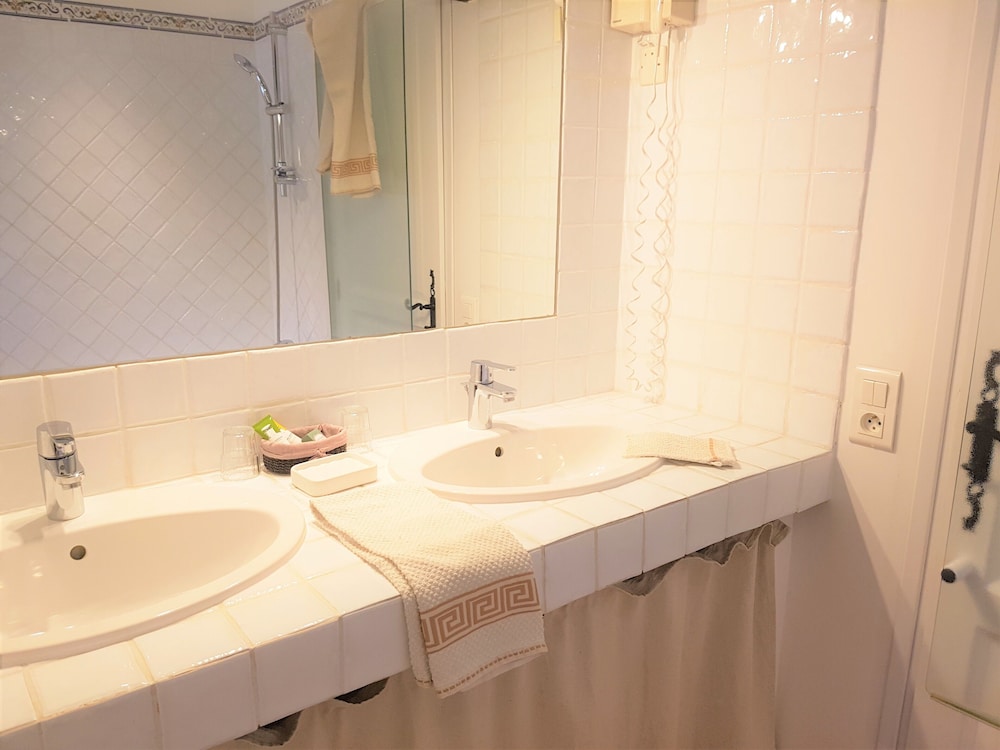 Double Room, Ensuite (La chambre des Vignes) photo 3