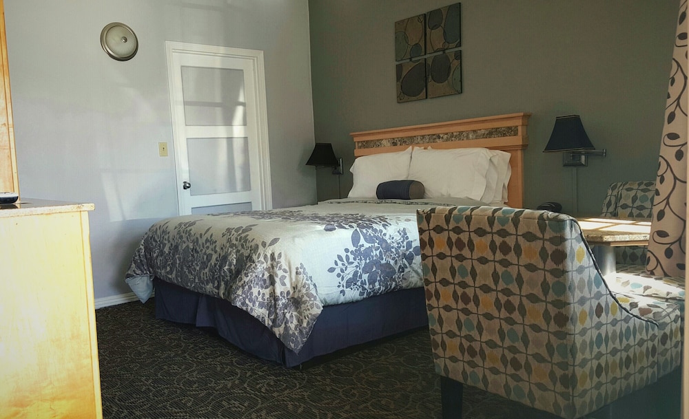 Standard Room, 1 King Bed photo 1