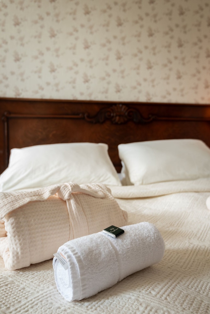 Standard Double or Twin Room photo 3