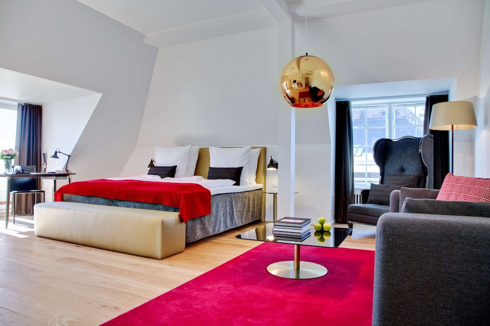 Superior Double Room, 1 King Bed (Plus) - Photo 10