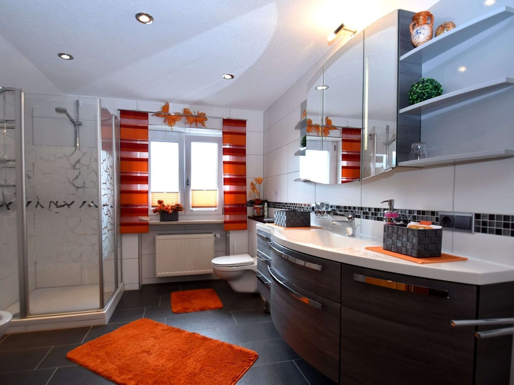 Comfort Apartment, 3 Bedrooms photo 2