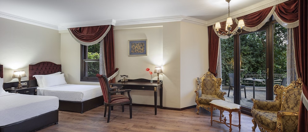 Double Twin Room