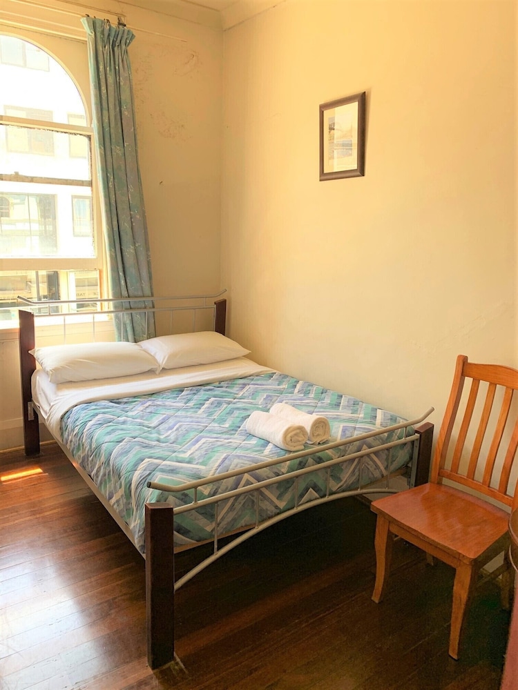 Standard Double Room, Shared Bathroom photo 3