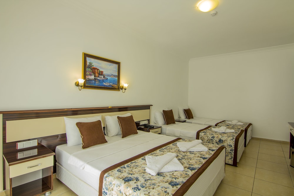 Grand Room, 1 Bedroom, Non Smoking photo 1