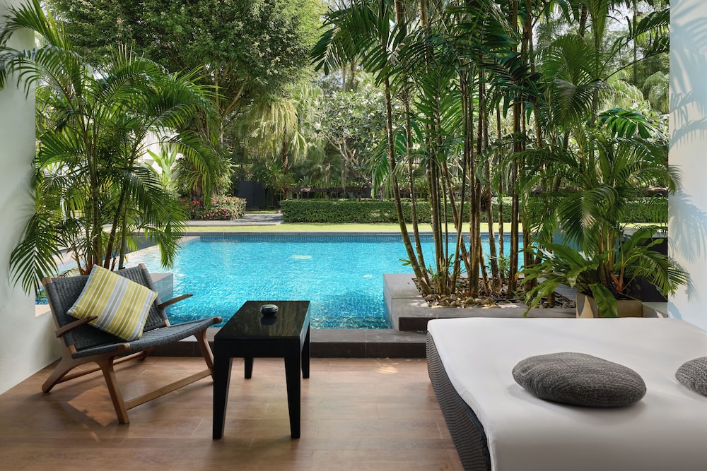 The Splash Pool Access with King Bed photo 3