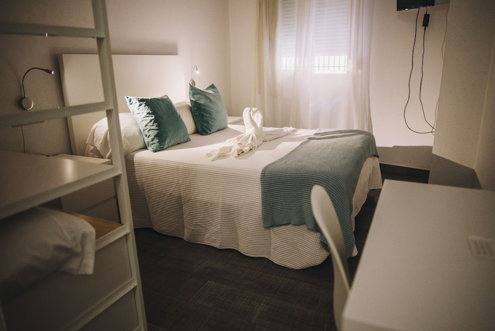 Double Room, 1 Double Bed, Ground Floor - Photo 21