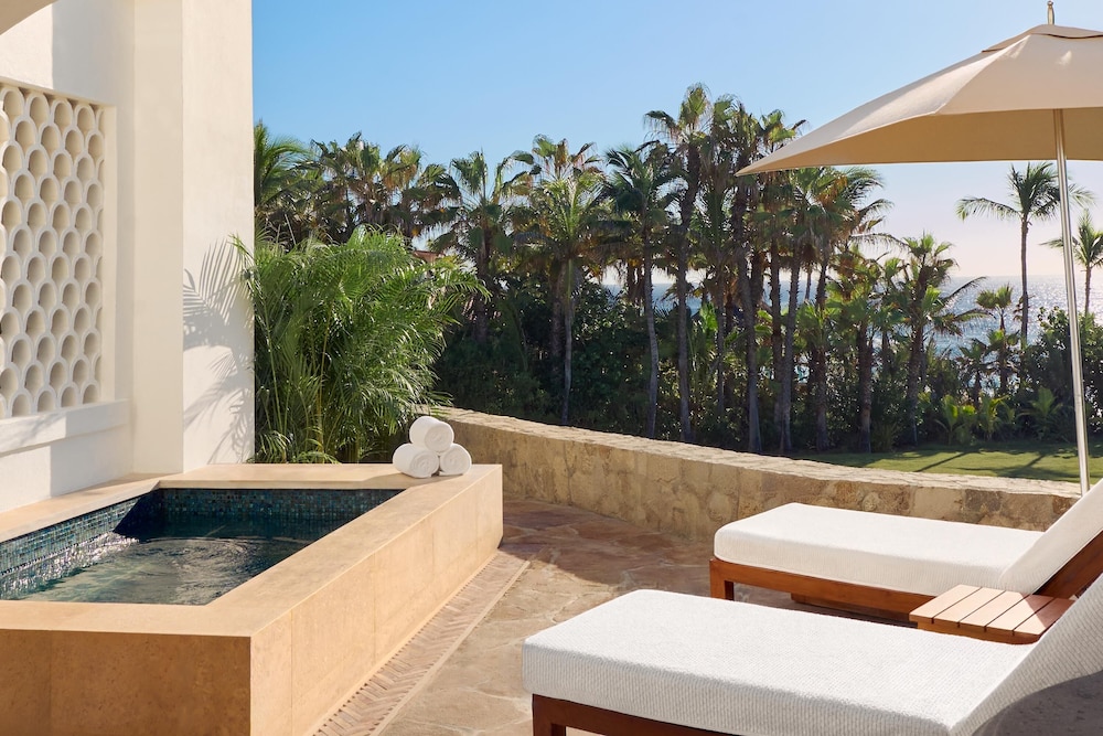 Room, Oceanfront (palmilla, With Plunge Pool Queen)