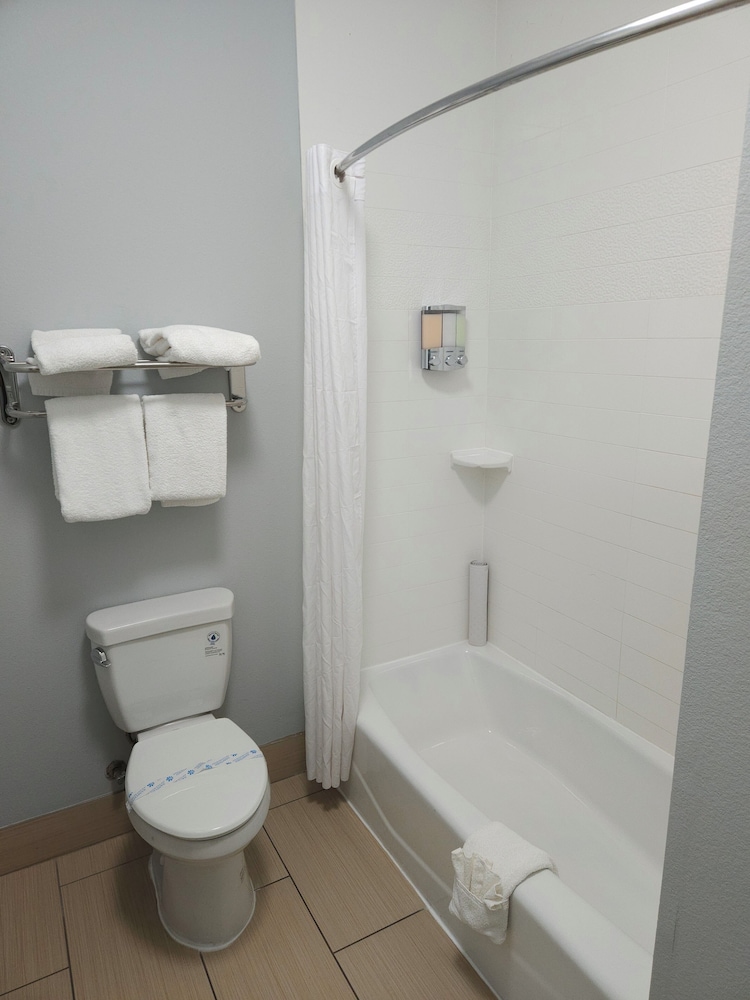 Suite (King) photo 2