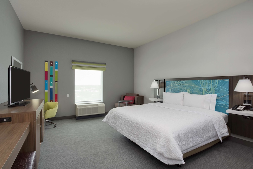 Room, 1 King Bed, Accessible, Bathtub photo 2