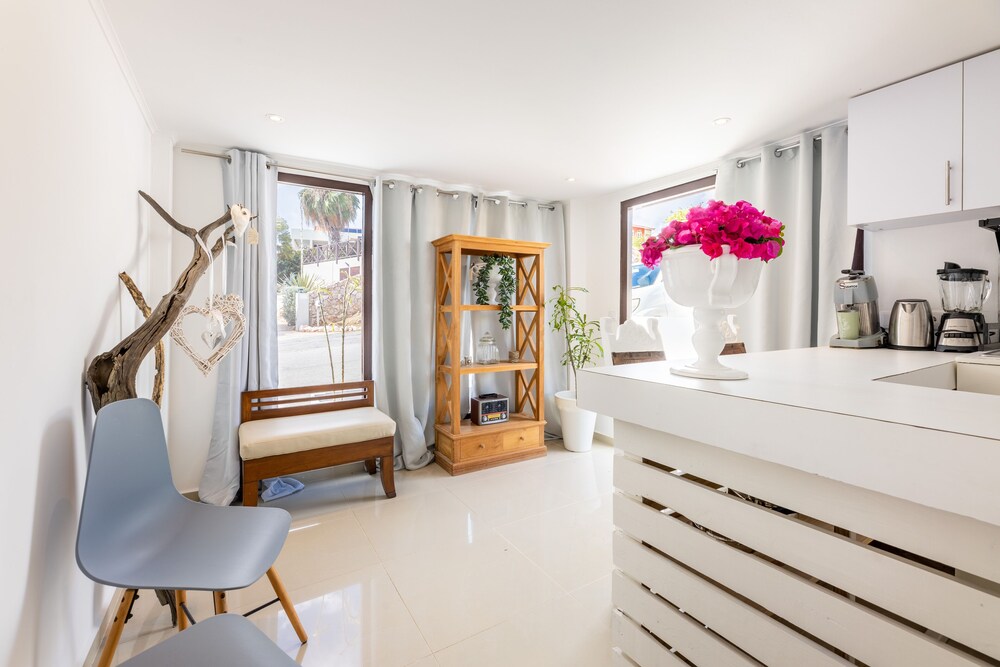 Lovely Rose Apartment photo 2