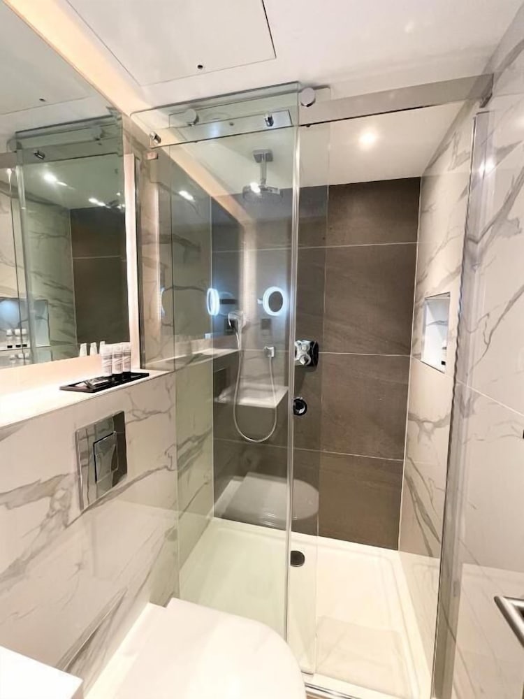 Premium suite double/twin with a garden view photo 2