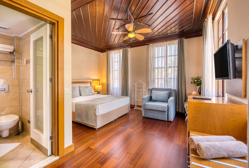 Standard Double or Twin Room - Photo 6
