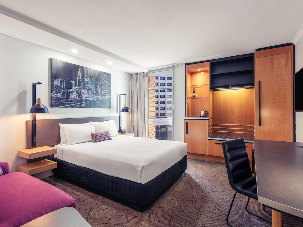 Superior Room – 1 queen bed, City View