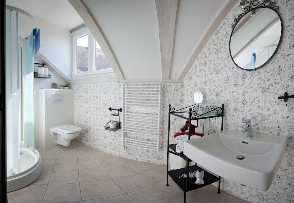 Superior Double or Twin Room (Cherry ) photo 2