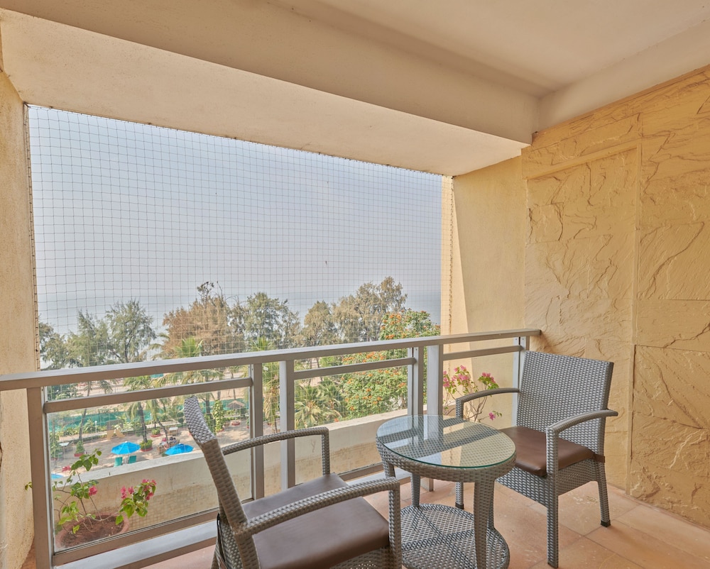 Premium Room, Balcony, Sea View - Photo 3