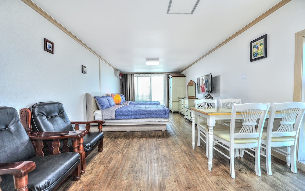 Family Room, Partial Ocean View (MAX 4 People) photo 1