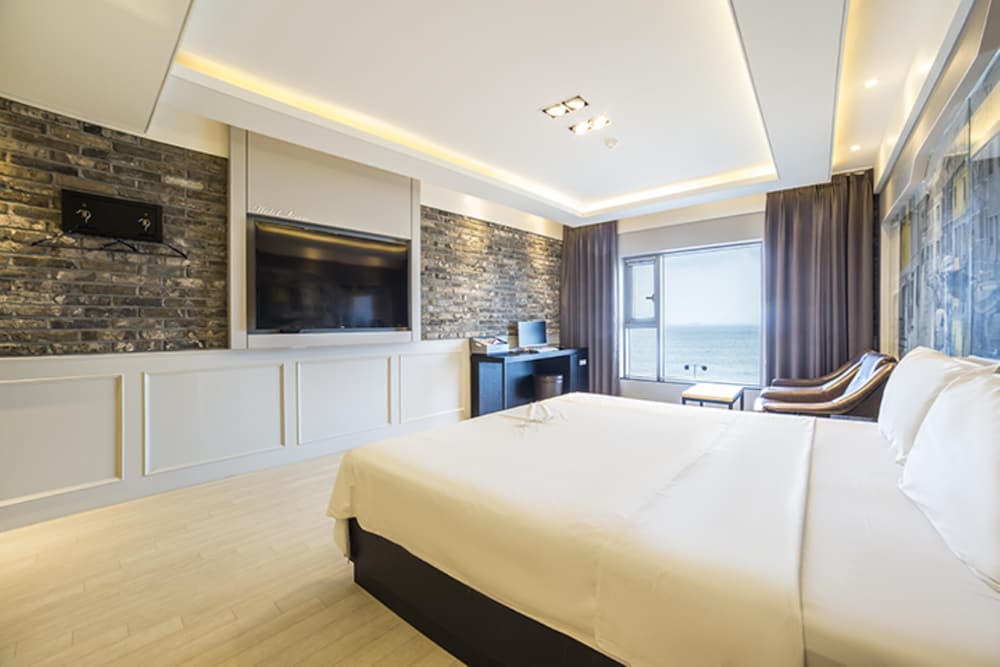Deluxe Double Room, Non Smoking, Ocean View - Photo 5