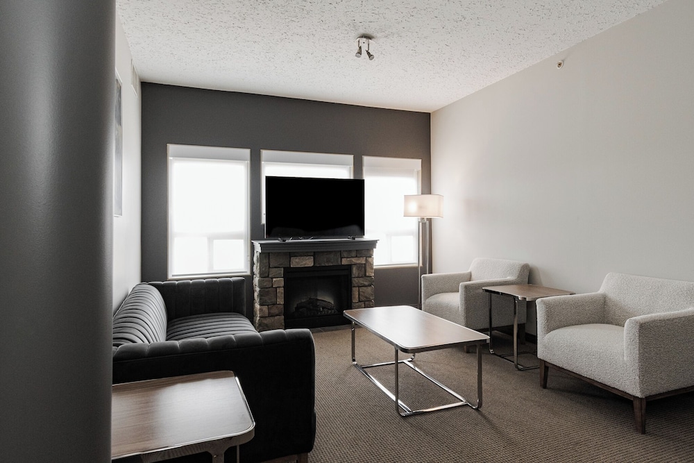 2 Bedroom Suite, Kitchen, 2 Bathrooms photo 2