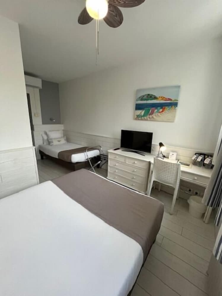 Standard Triple Room photo 3