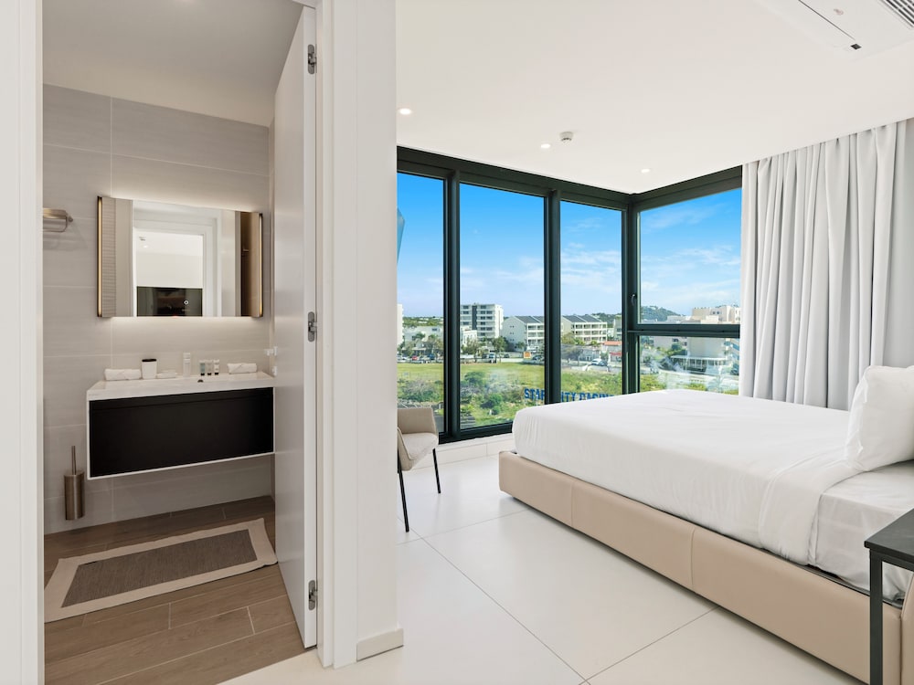 Comfort Apartment, 1 King Bed, Lagoon View