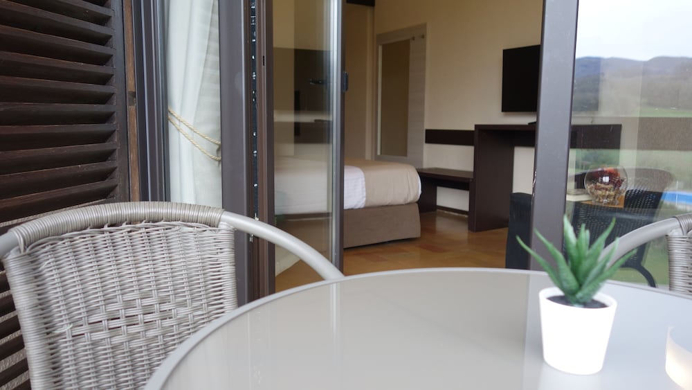 Standard Double Room - Photo 2