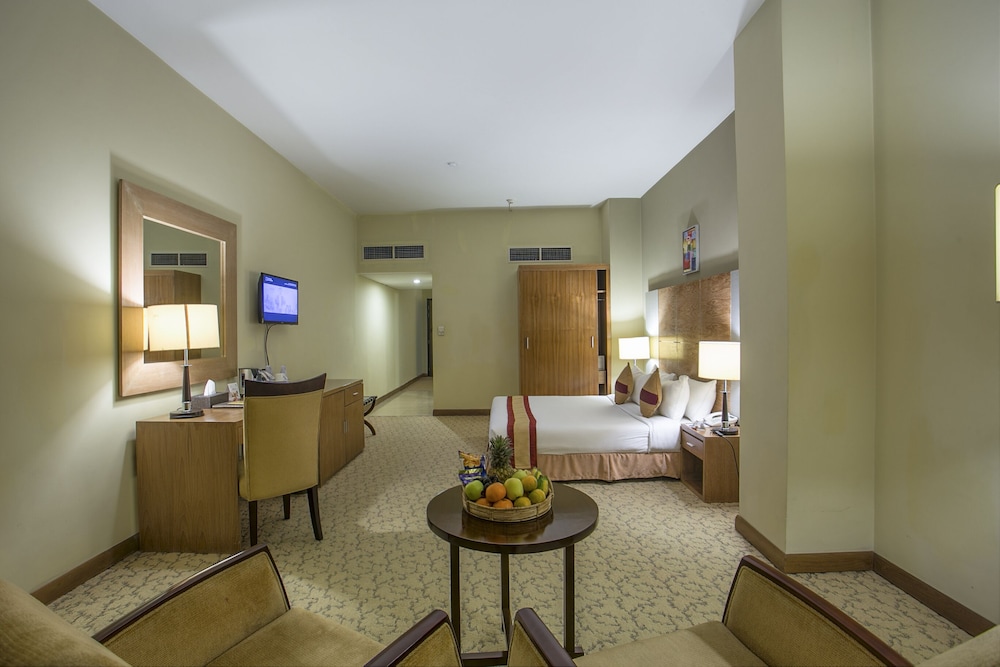 Royal Suite, 1 Double Bed, Smoking, City View photo 3