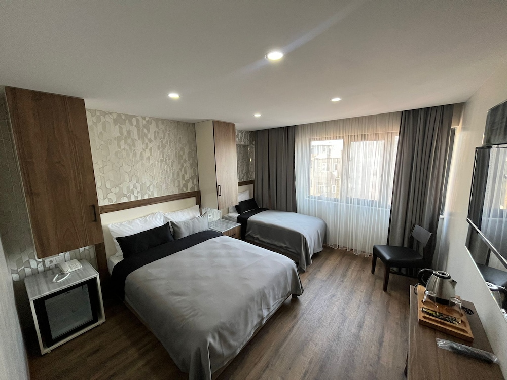 Deluxe Triple Room photo 1