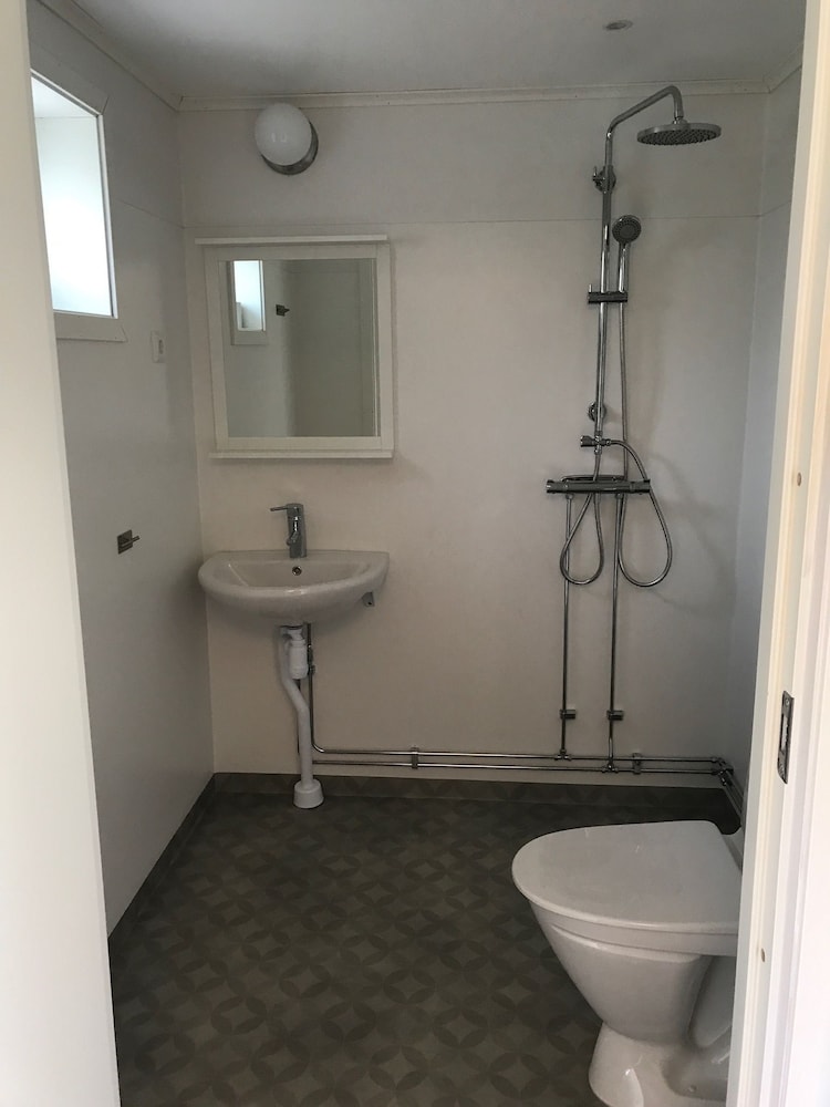 Basic Twin Room, Partial Lake View (Sandbolstugan 3) photo 3