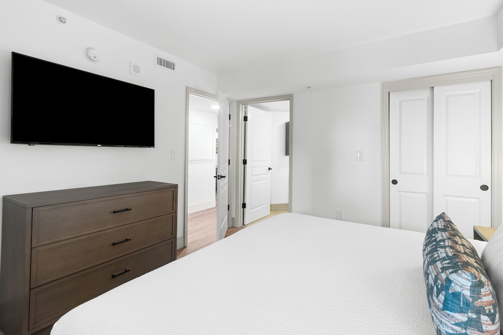 North Tower Ocean View Deluxe One Bedroom Condo - Photo 12