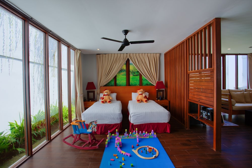 Family Villa, Private Pool - Photo 5