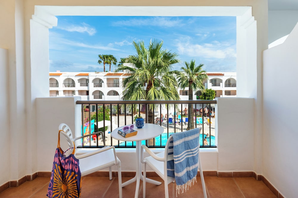 Twin Room, Pool View - Photo 1
