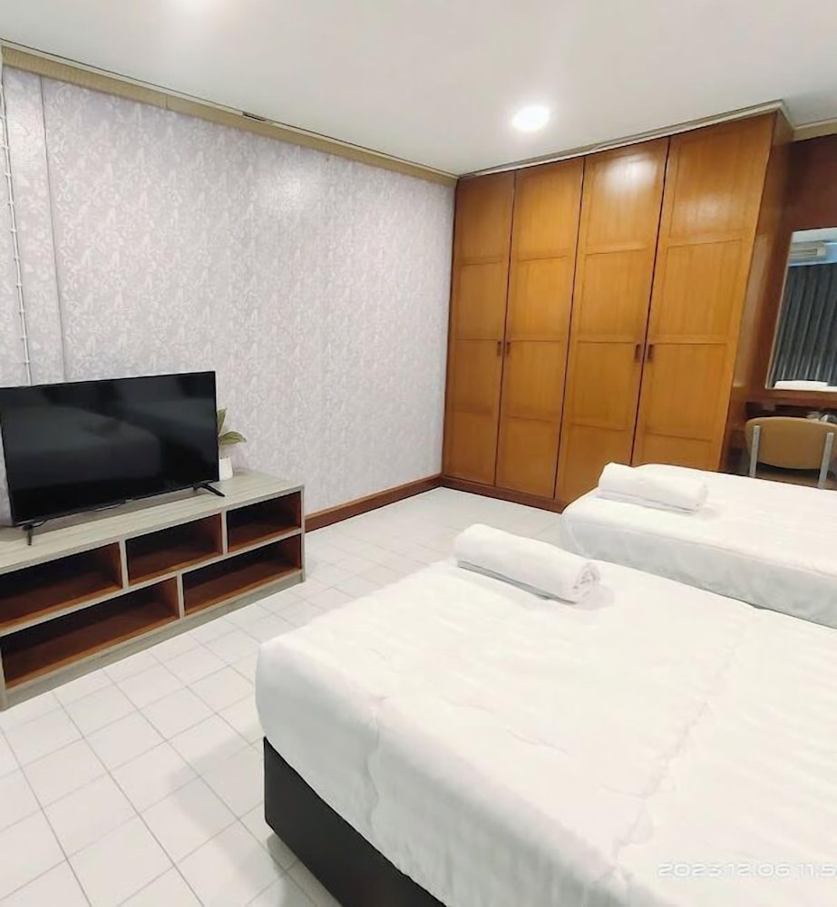 Deluxe Twin Room photo 3