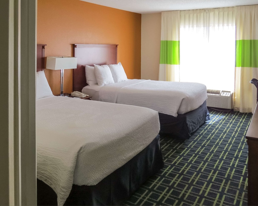 Standard Room, 2 Double Beds, Non Smoking (Interior Corridor) photo 3