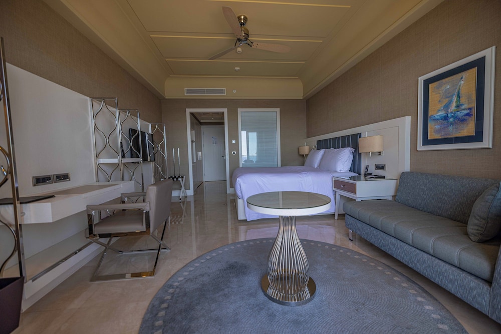 Premier Room, 1 King Bed, Sea View
