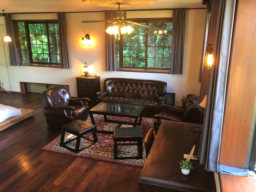 Four-Bedroom House photo 3