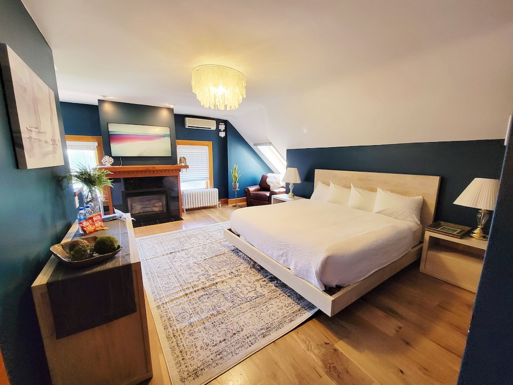 Superior Suite.